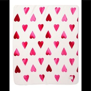 Victoria’s Secret Cozy Plush Fleece Heart Blanket NWT